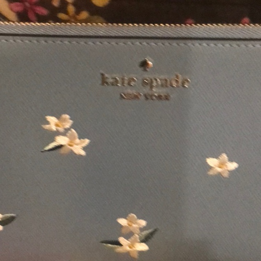 NWT Kate Spade Embroidered Floral Medium Wristlet NWT - Leather Slate Blue - Picture 5 of 13